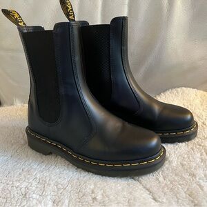 Dr. Martens 2976 Hi Smooth Leather Chelsea Boots LV5 Black Women's, Size…